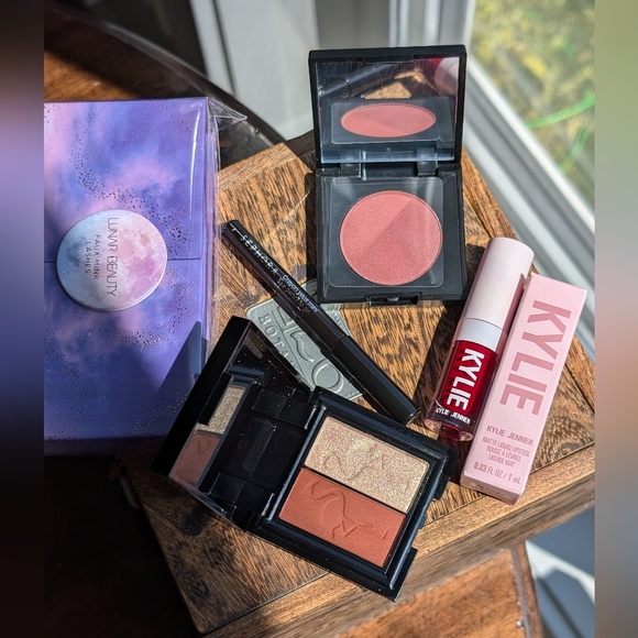 Other - Makeup Bundle 4